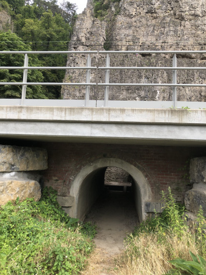 Photo prise depuis le Ravel. L'escalier se trouve au bout à gauche.